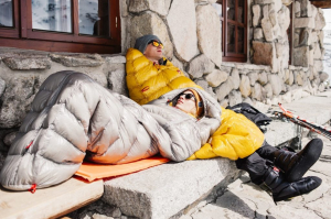 Jaki śpiwór do schroniska wybrać? 